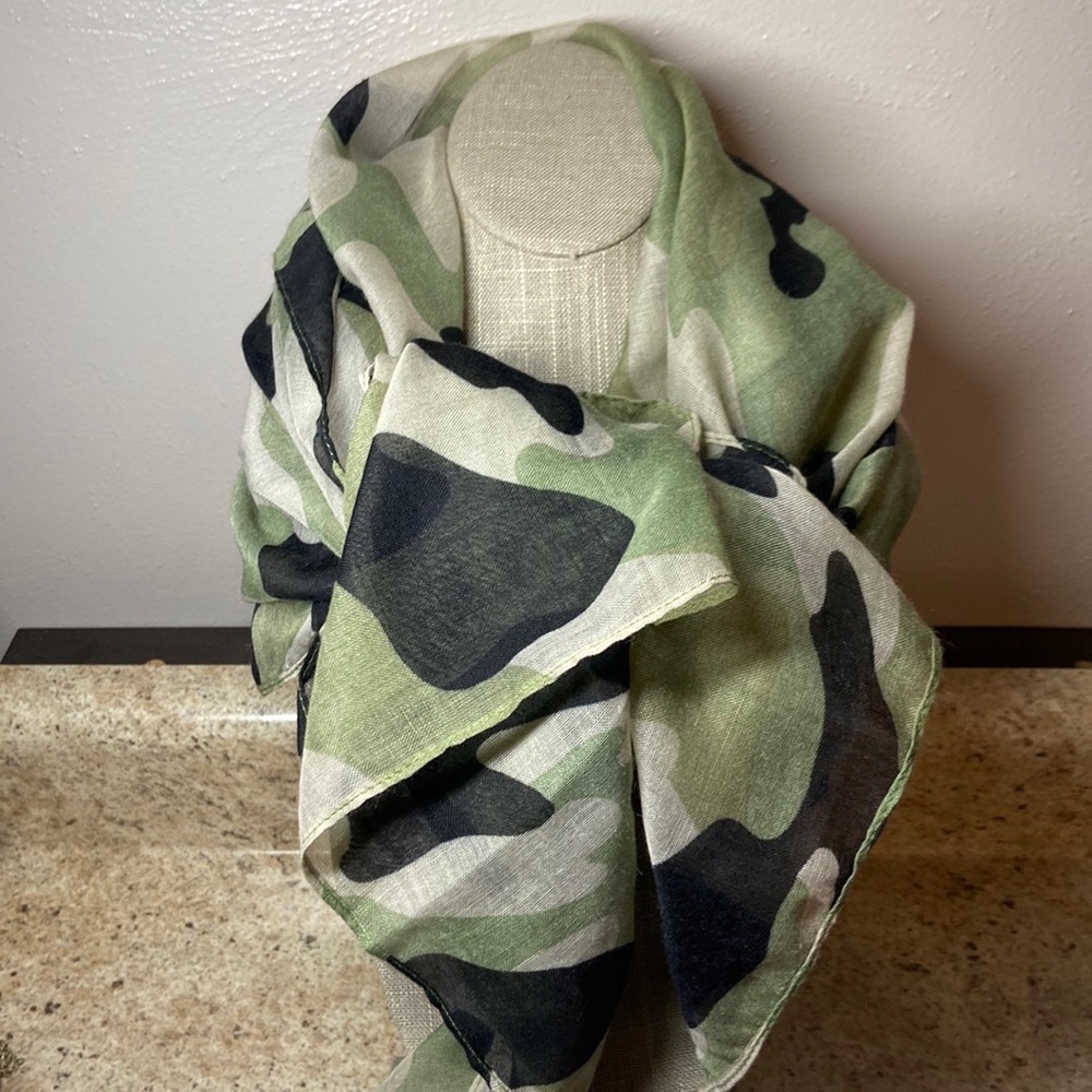 Camo scarf